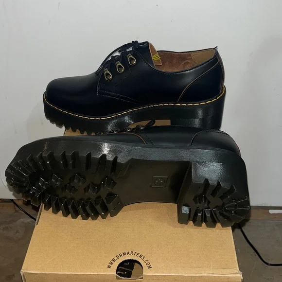Dr. Martens Leona Lug Sole Platform Derby Shoes NEW Women's Size 10 - Picture 3 of 7